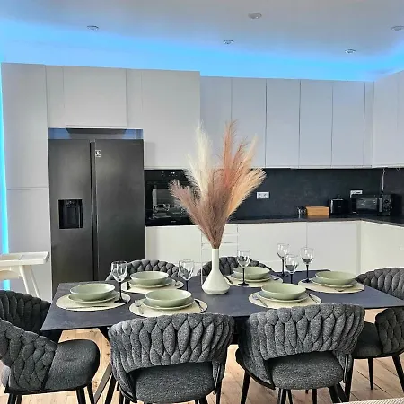 Exklusives Penthouse Mit Sonnenterrasse 비덴코프